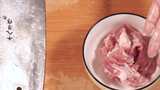 清洗切肉猪肉梅花肉五花肉切块厨师做饭高清在线视频素材下载