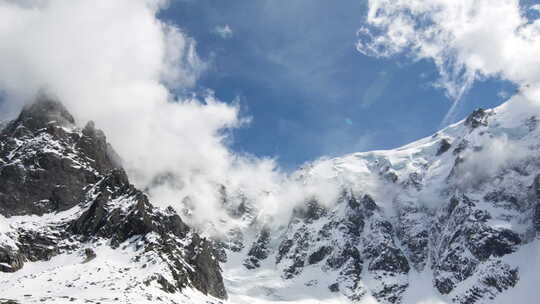 美丽的雪山风景