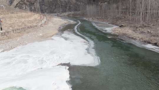 春天山间溪流冰雪融化视频素材模板下载