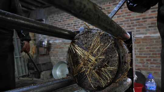 4K实拍古法榨油百年油坊茶油茶籽油加工