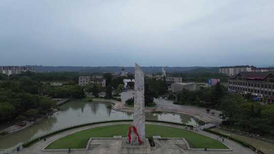 绵阳新北川县城广场的标志纪念碑