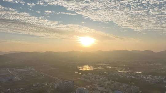 夕阳下的城市