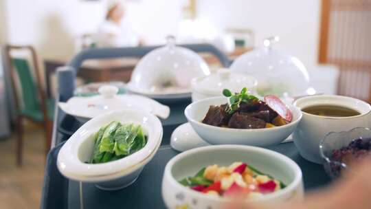 月子中心产妇营养餐食