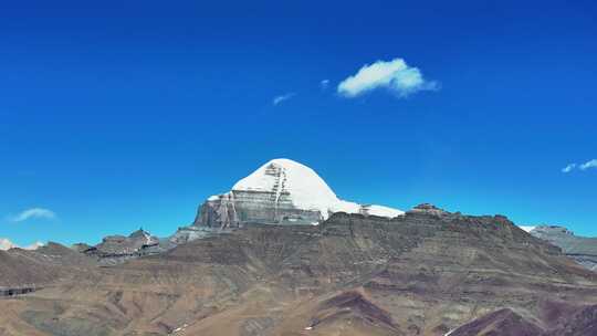 西藏阿里地区冈仁波齐神山雪山高空航拍