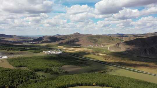 4K航拍秋天草原风景  五彩森林 秋天