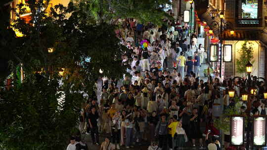 大理步行街景区景点游客旅游人群逛街街景