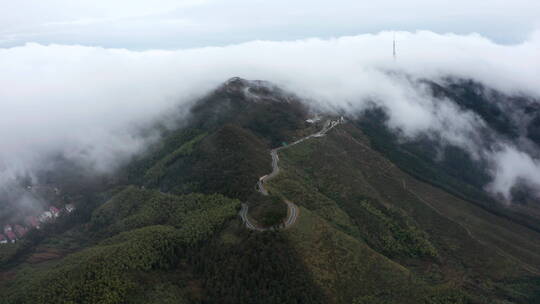 山间盘山公路无人机航拍震撼云海