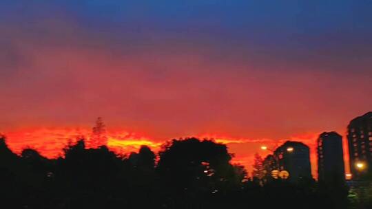 落日余晖，落日余晖映山水一抹夕阳美如画