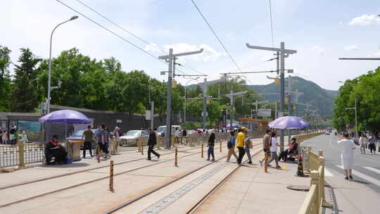 街道游客人群北京西郊线