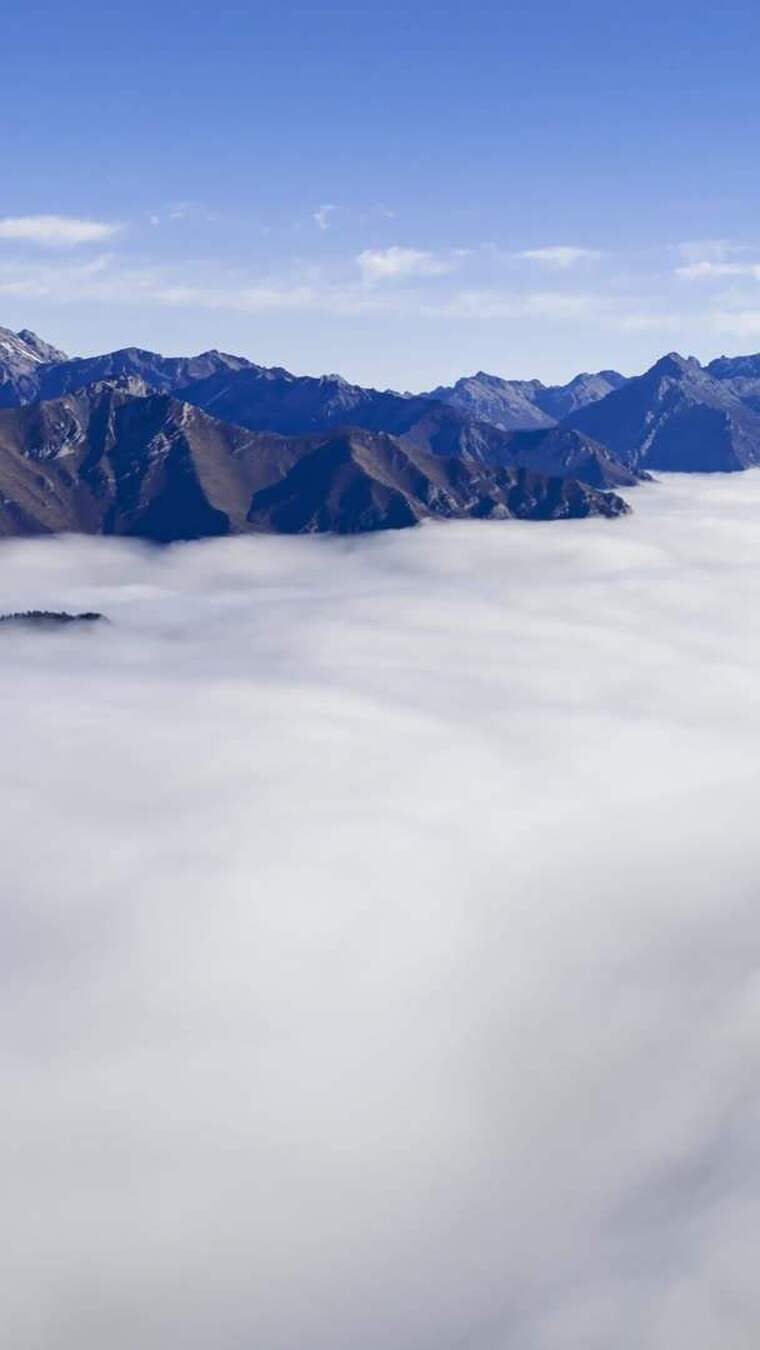 四川阿坝黄龙景区山脉雪山云海延时摄影