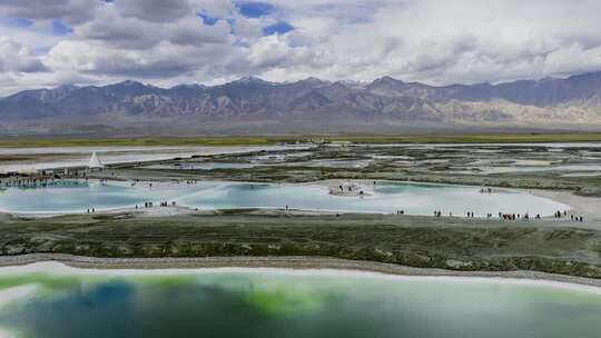 青海大柴旦翡翠湖光影变幻延时