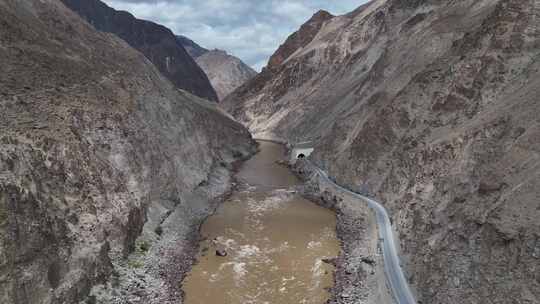 西藏八宿318国道怒江大峡谷航拍自然风光