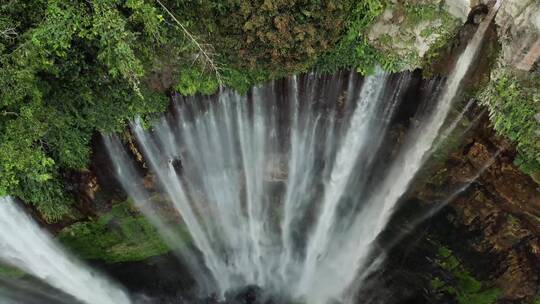 瀑布壮观瀑布飞流直下三千尺生态保护