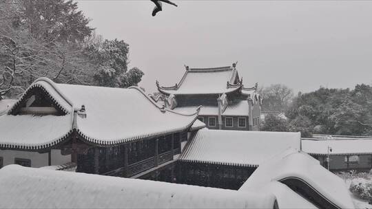 航拍城市风光长沙雪景古建筑岳麓书院雪景