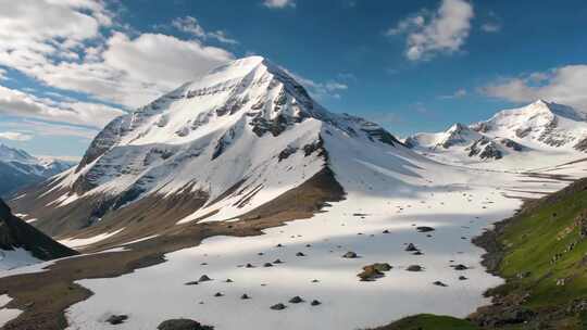 雪山自然风光全景