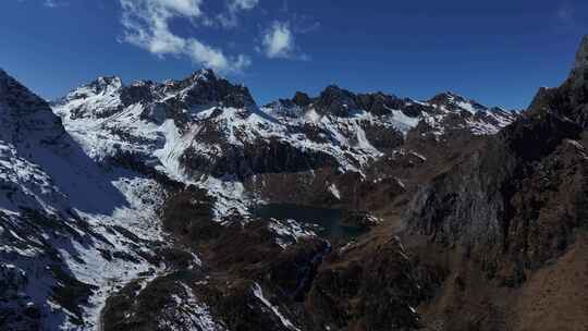 云南香格里拉南极洛雪山湖泊高空航拍