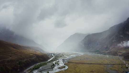 山，谷，雾，溪