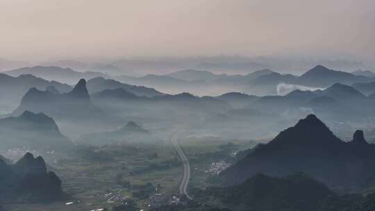 水墨喀斯特山峰地貌自然风光航拍