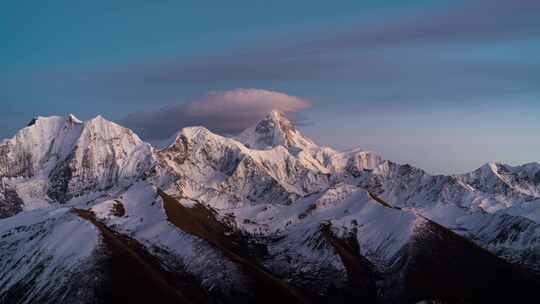 贡嘎雪山日落金山延时摄影素材