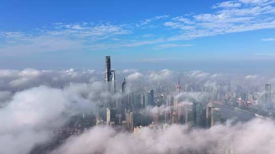 上海平流雾 陆家嘴穿云穿雾