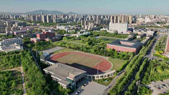 航拍大学校园