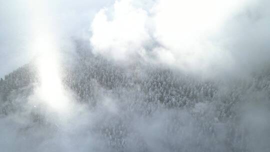 四川瓦屋山著名风景区雪景雾凇雪山航拍
