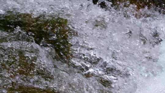 河边流水河流河水小溪山泉泉水流体液体水流