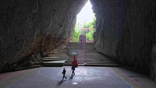 贵州 山洞篮球场 村超