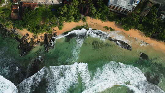 鸟瞰斯里兰卡达拉韦拉海滩泻湖热带海岸线波