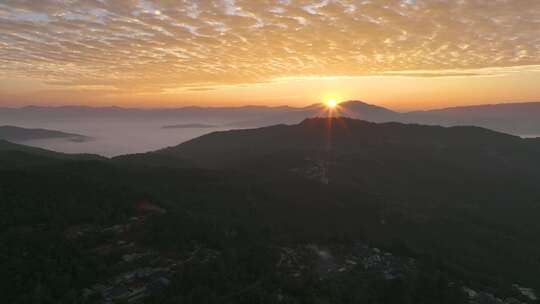 景迈山茶山云海日出