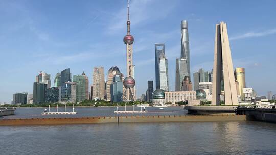 上海封城中的外滩地标建筑群视频素材模板下载