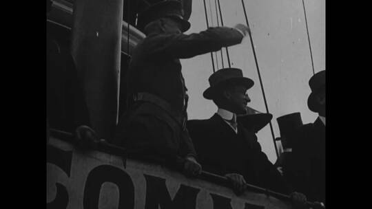 约翰·潘兴将军从第一次世界大战胜利归来的镜头