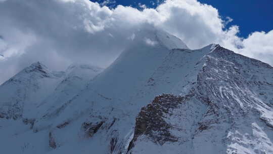 震撼雪山航拍4k