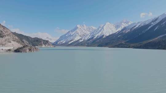 航拍西藏昌都然乌湖山水