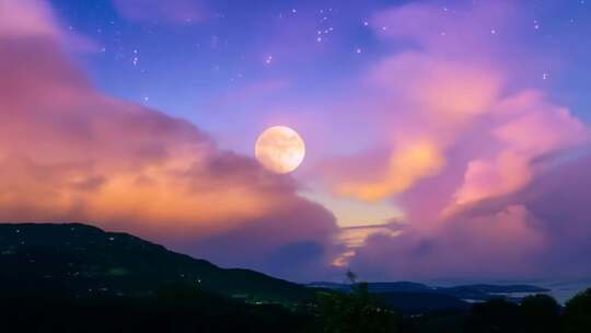 天空霞光 彩云逐月 晚风拂面 柔美夜空