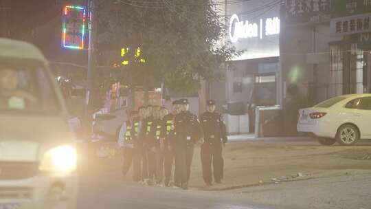 公安宣传民警与义警巡逻巡查（含灰片视频）