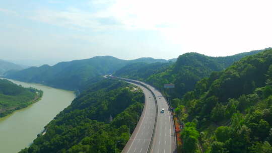 群山 高速公路 航拍