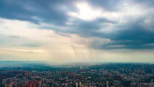 雨中的成都 成都下雨 雨 成都 成都降雨