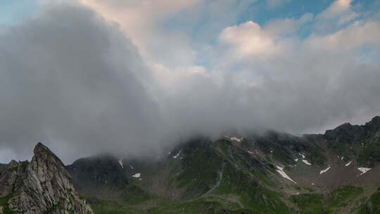 瑞士阿尔卑斯山大圣伯纳德山口雪峰滑雪延时