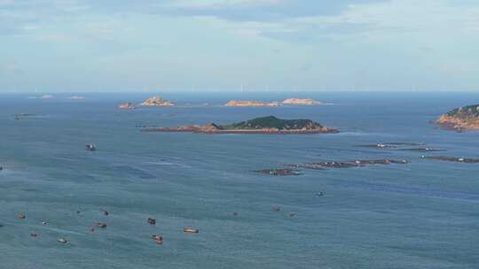 航拍平潭北部湾海上风电场夕阳火烧云鱼排