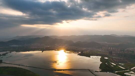 4K航拍昆明市滇池大观公园湿地夕阳13