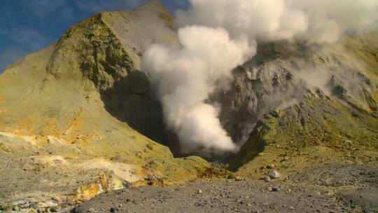 新西兰瓦卡里岛火山口