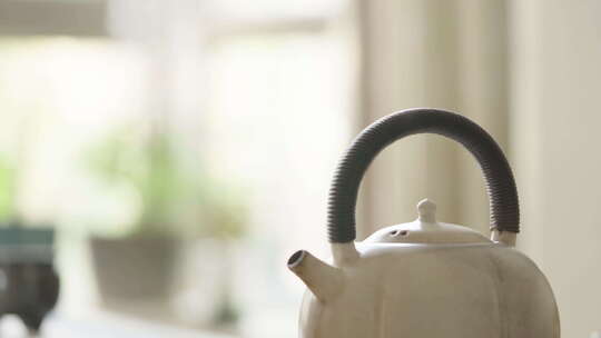 居家-茶壶-传统-中国-注水-冒气-俯视-近景