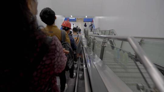 2023最新广州地铁白领上下班合集视频素材模板下载