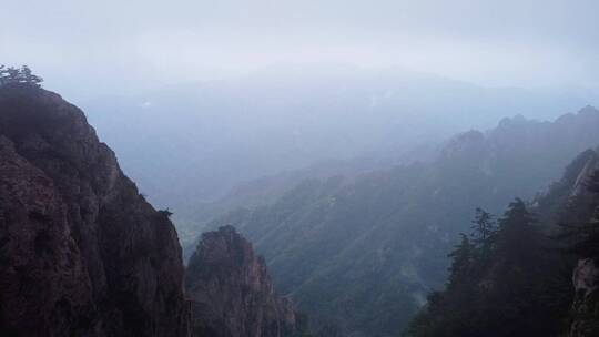 航拍山中云雾（老君山半山腰）