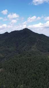 竖版航拍巍峨高山山川蓝天白云怀化