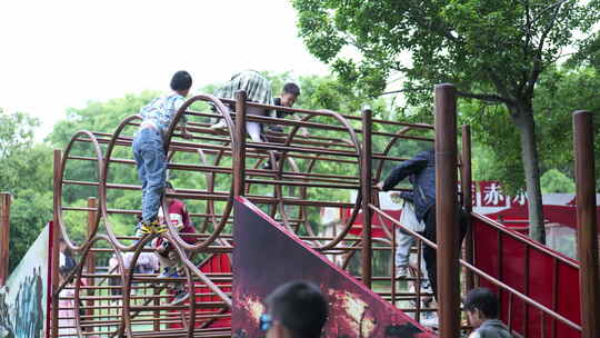 武汉墨水湖重走长征路基地