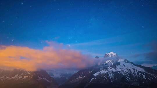 唯美雪山星空银河宇宙云海延时