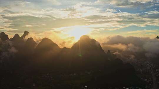 广西桂林喀斯特地貌夕阳