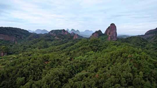 航拍韶关丹霞地貌 丹霞山阳元峰长老峰景区